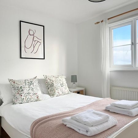 Spacious Home Sleeps 6 Short Walk To Port Isaac Village & Stunning Views ภายนอก รูปภาพ