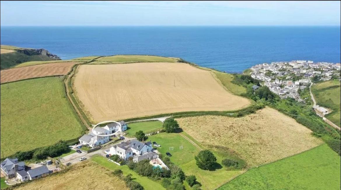 Spacious Home Sleeps 6 Short Walk To Port Isaac Village & Stunning Views ภายนอก รูปภาพ