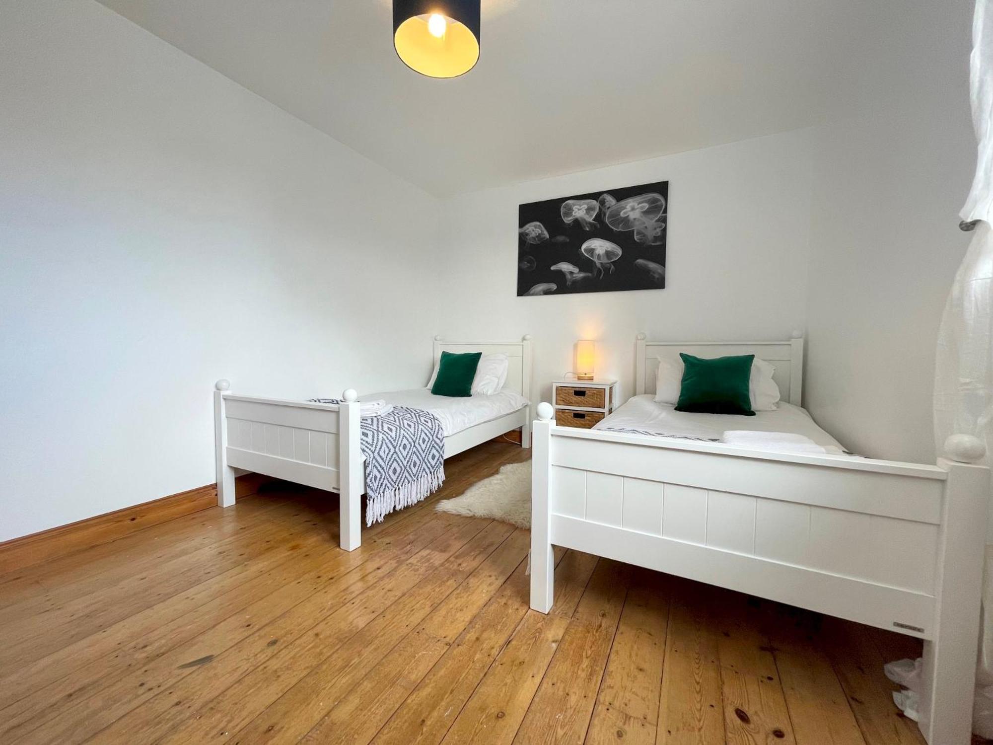Spacious Home Sleeps 6 Short Walk To Port Isaac Village & Stunning Views ภายนอก รูปภาพ