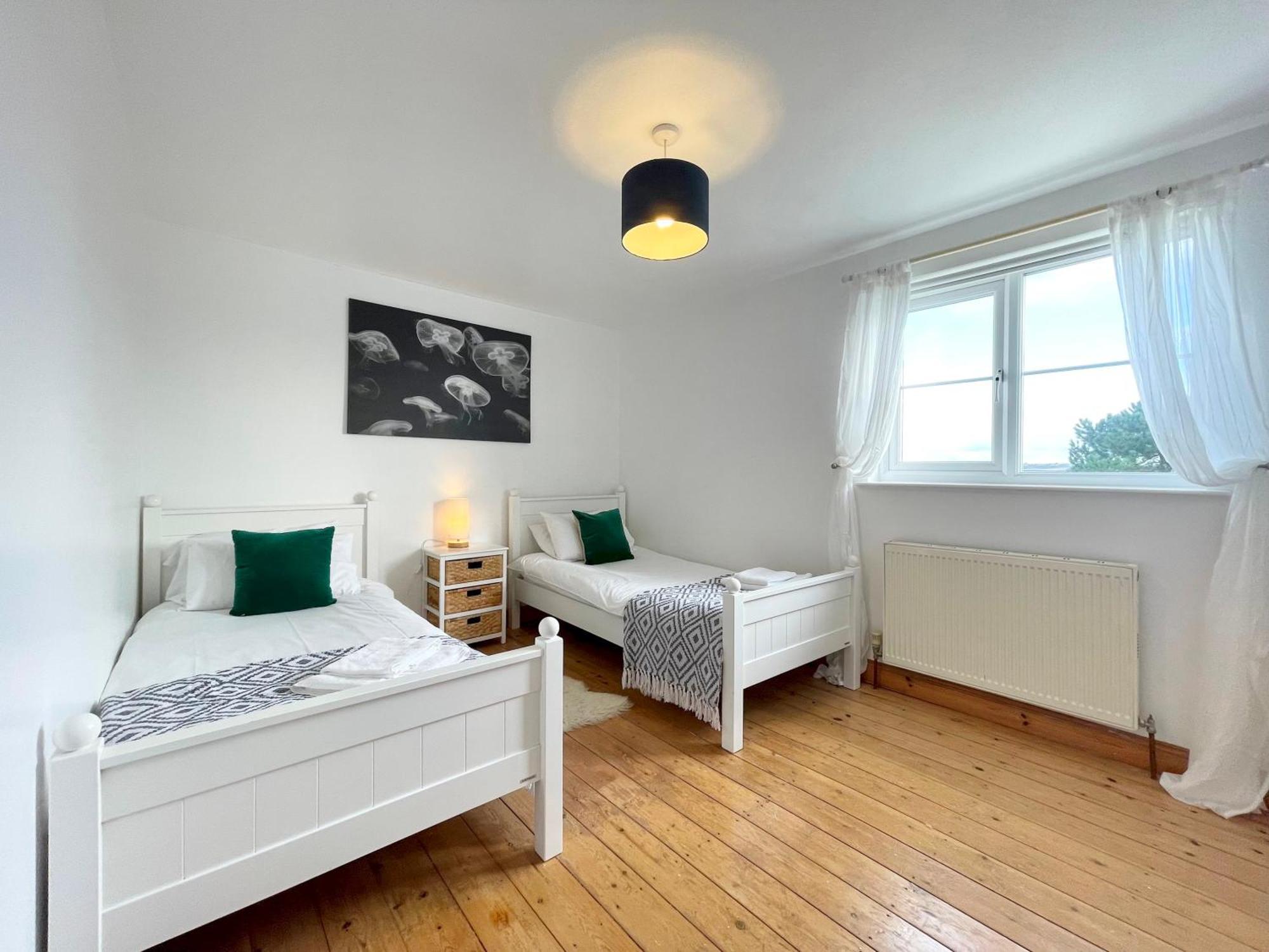 Spacious Home Sleeps 6 Short Walk To Port Isaac Village & Stunning Views ภายนอก รูปภาพ